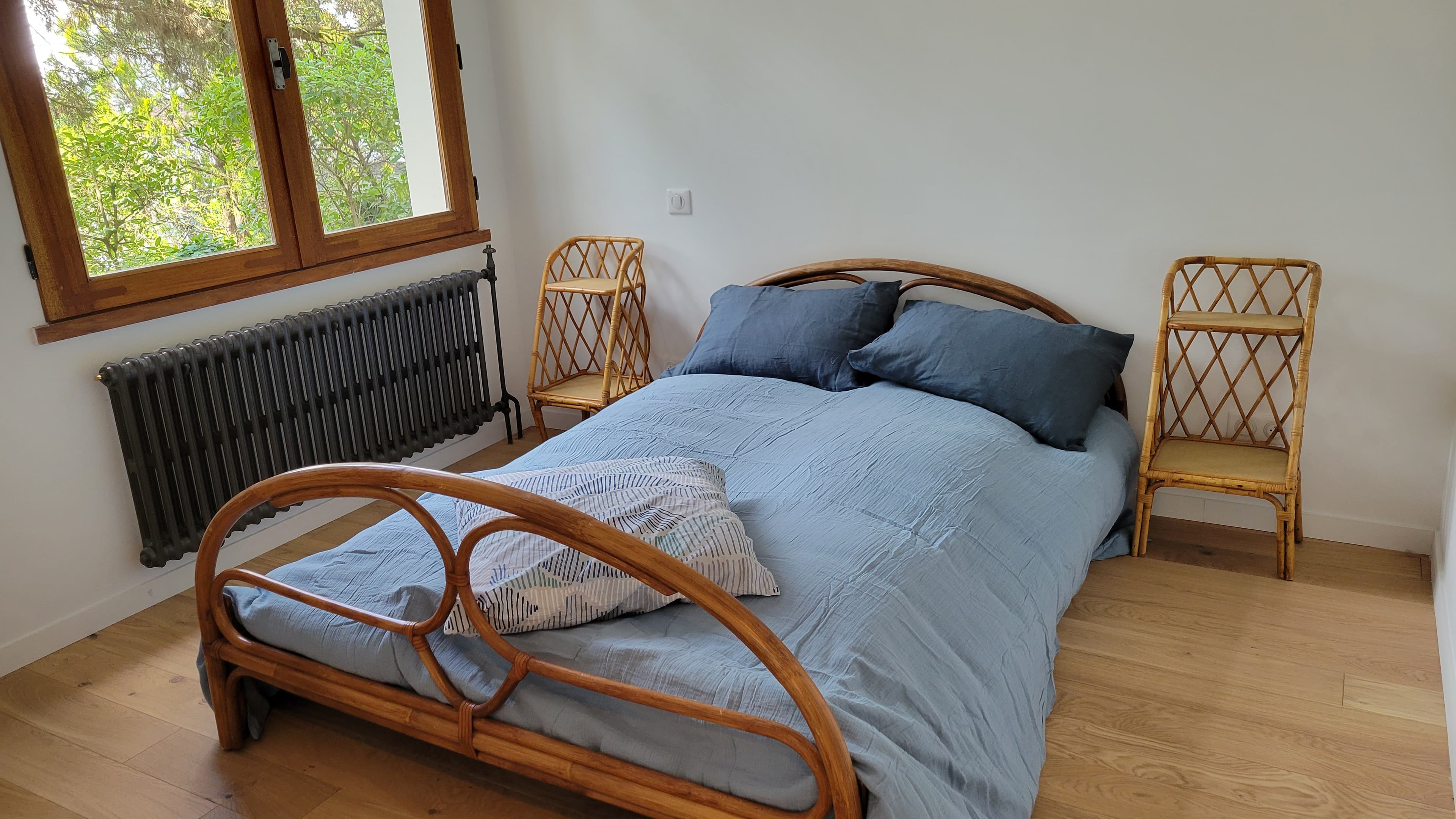 Chambre avec lit de 140 x 190 cm (draps en option)